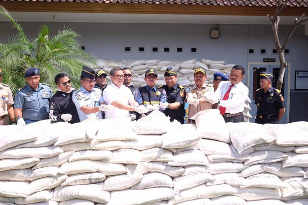 Patroli Laut Bea Cukai Tegah Penyelundupan 63,8 Ton Bahan Peledak