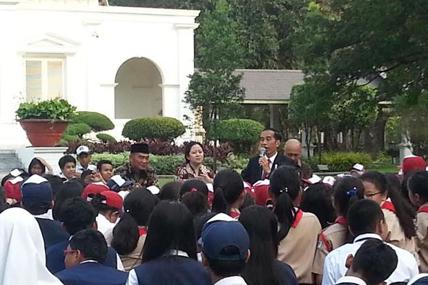 Melihat Aksi Jokowi Mendongeng Lutung Kasarung