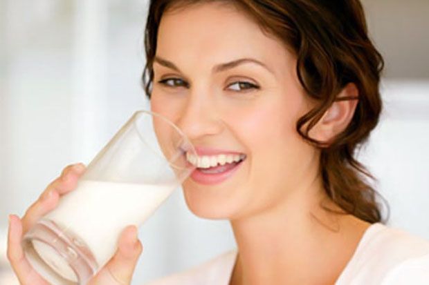 Manfaat Kesehatan Minum Susu di Malam Hari