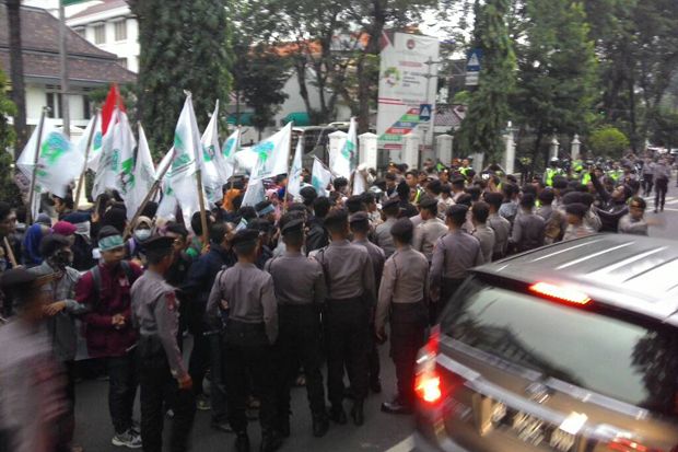 Demo di depan Istana Ricuh, Tujuh Anggota KAMMI Ditangkap