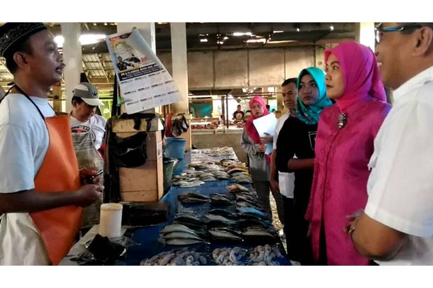 Anggota DPR RI Sidak di Pasar PaBaeng-Baeng Bersama BBPOM