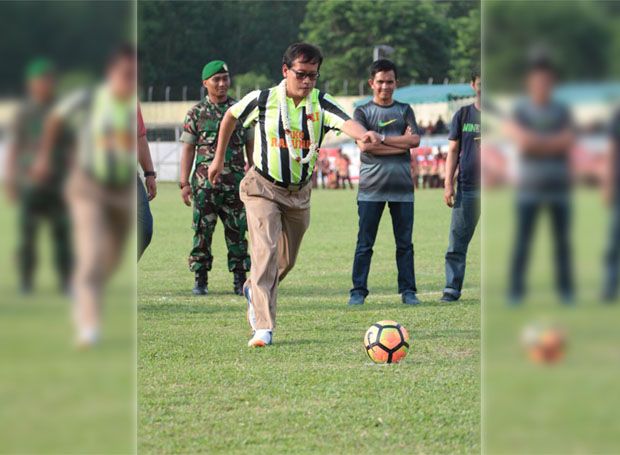 Kemenpora Gelar Seremonial Kick Off Liga Sepak Bola Pelajar 2017 Di Kisaran