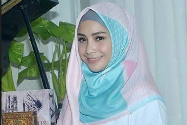 Jelang Puasa, Nagita Slavina Jualan Hijab