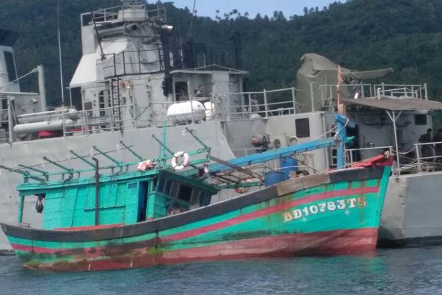 TNI AL Tangkap Kapal Pencuri Ikan Berbendera Vietnam di Laut Natuna