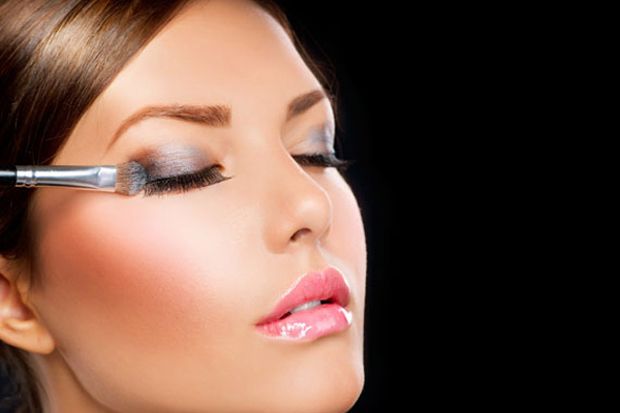 5 Jenis Warna Eyeshadow & Fungsinya yang Harus Dimiliki