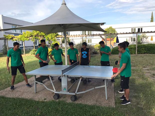 Jelang Hadapi Brasil, Timnas Indonesia U-19 Main Tenis Meja