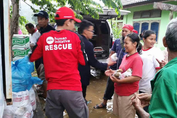 Terkena Banjir, Warga Padang Butuh Makanan Siap Saji