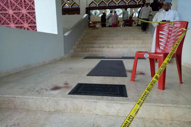Kejar Pencuri Kotak Amal, Penjaga Masjid Agung Ditikam Pake Obeng