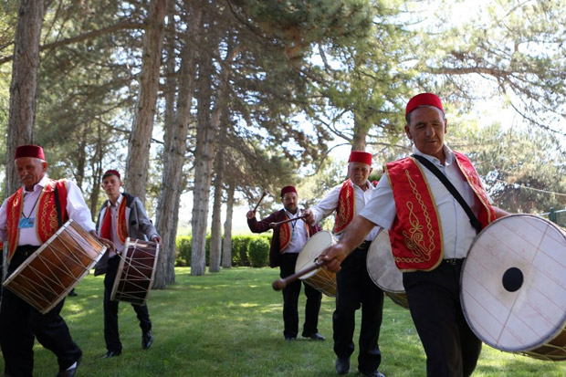 Drumer Ramadan, Tradisi di Turki Bangunkan Orang Sahur