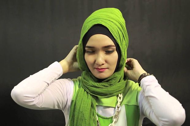 Tips Biar Nggak Gerah Menggunakan Hijab Saat Puasa