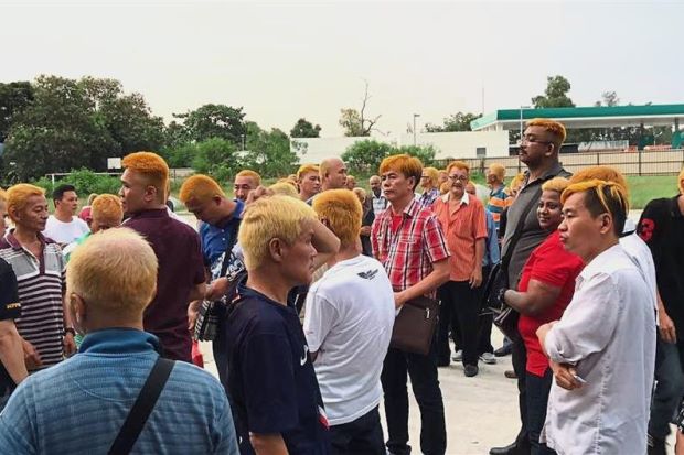 Rambut Wajib Kuning, 1.000 Orang Hadiri Jamuan Orang Terkaya Masa Depan