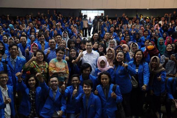 Ceritakan Perjalanan Hidupnya, HT Motivasi Mahasiswa MMTC Yogyakarta