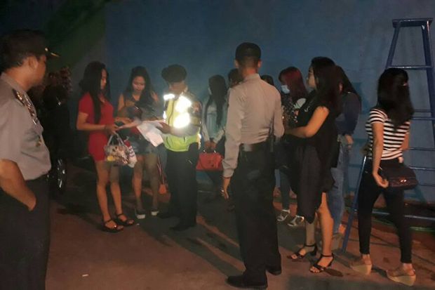 Nekat Buka di Bulan Ramadan, Tempat Hiburan Malam Digerebek Polisi