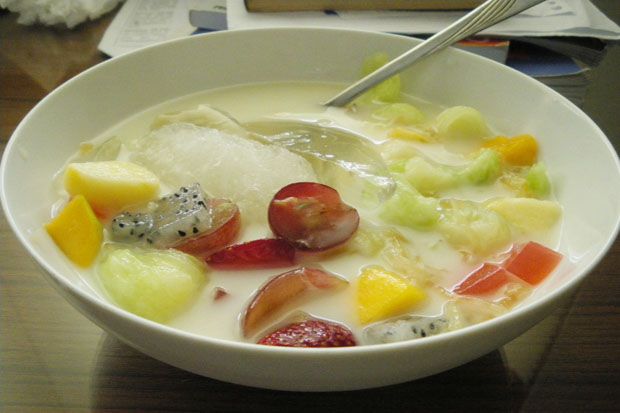 Tips Membuat Sup Buah yang Segar dan Lezat ala Zaskia Sungkar