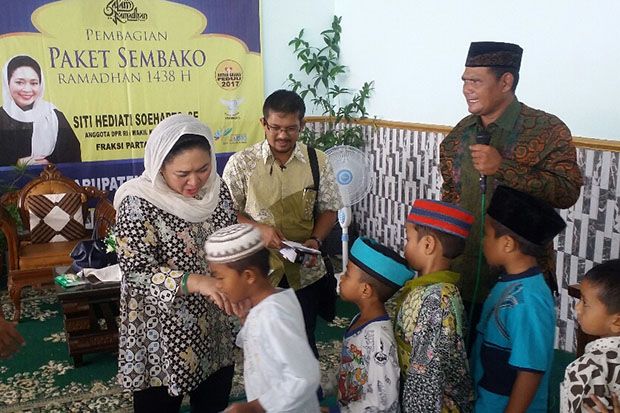 Titiek Soeharto Santuni Anak Yatim dan Masyarakat Miskin di Yogyakarta