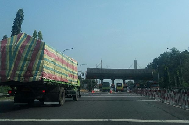 Mulai H-4 Truk Besar Dilarang Melintas di Tol Tangerang-Merak