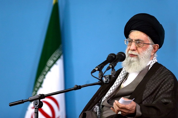 Khamenei: Pemerintah Trump Adalah Sekelompok Hooligan Baru