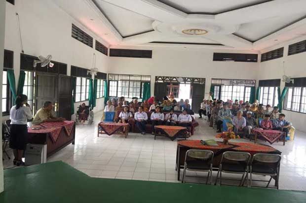 Kartini Perindo DPW Kalteng Berbagi Bersama Penghuni Panti Jompo