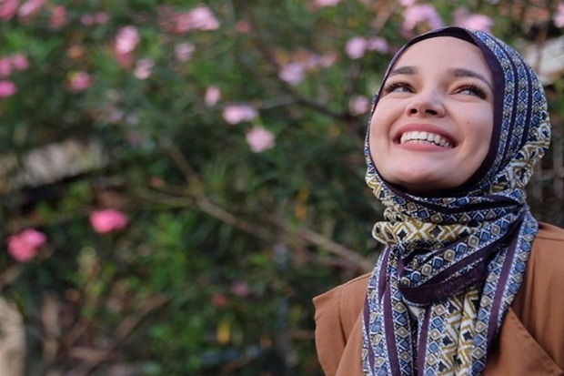 Cara Dewi Sandra Maknai Idul Fitri