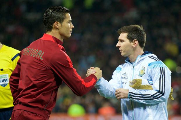 Tak Bisa Sendirian Rebut Piala Dunia, Messi Mesti Dibantu Ronaldo