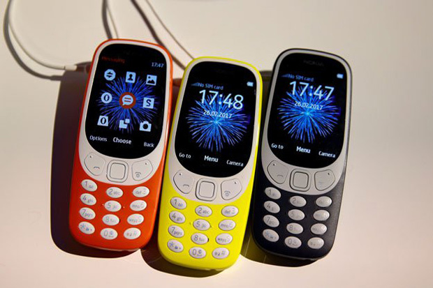 Buktikan Kekuatan, Nokia 3310 Disiksa Pakai Pisau