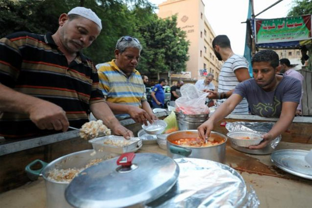 Selama Ramadan, Kristen Mesir Siapkan Takjil untuk Umat Muslim