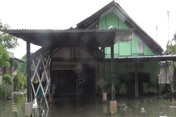 Lebaran Pertama Ratusan Rumah di Medan Labuhan Terendam Banjir