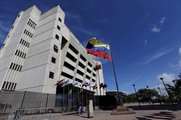 Helikopter Polisi Serang Gedung Mahkamah Agung Venezuela