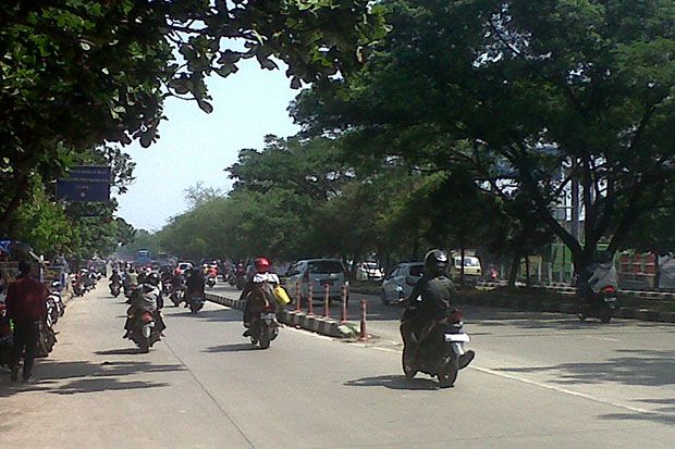Pemudik Bermotor ke Arah Jakarta Ramai Melintas di Jalur By Pass Bandung