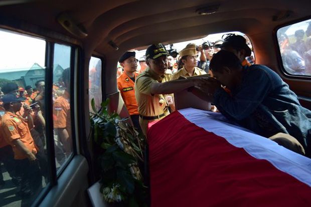 Jenazah Kapten Laut (P) Haryanto Dimakamkan di Purwodadi