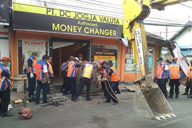 Puluhan Kios di Stasiun Tugu Dibongkar, Pedagang Pasrah