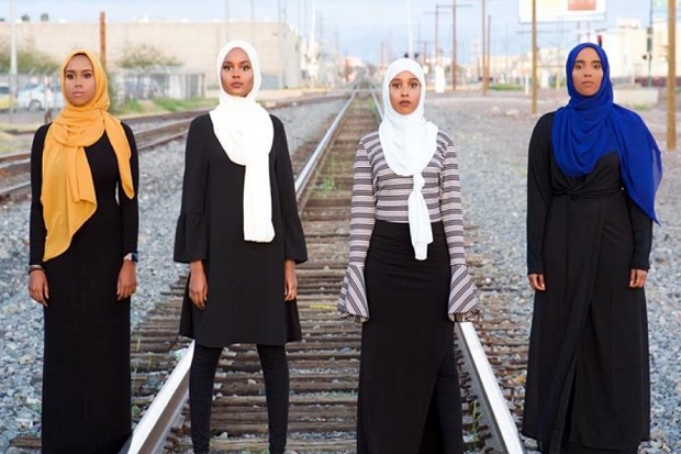 Rancang Hijab, 2 Desainer Ini Terinspirasi Donald Trump