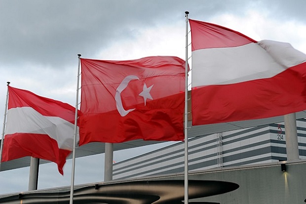 Menteri Ekonomi Turki Ditolak Masuk Austria