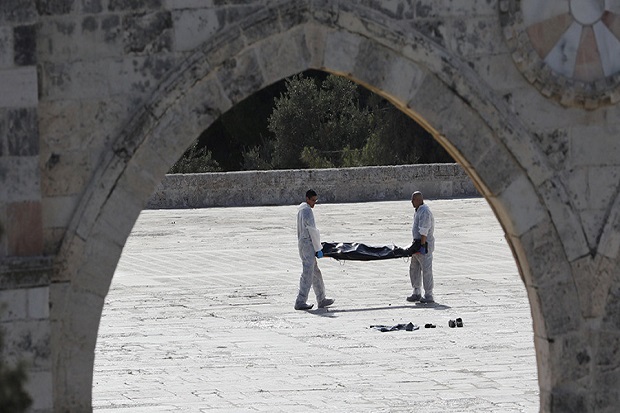 Tiga Pria Umbar Tembakan di Situs Suci Yerusalem, 2 Polisi Israel Tewas