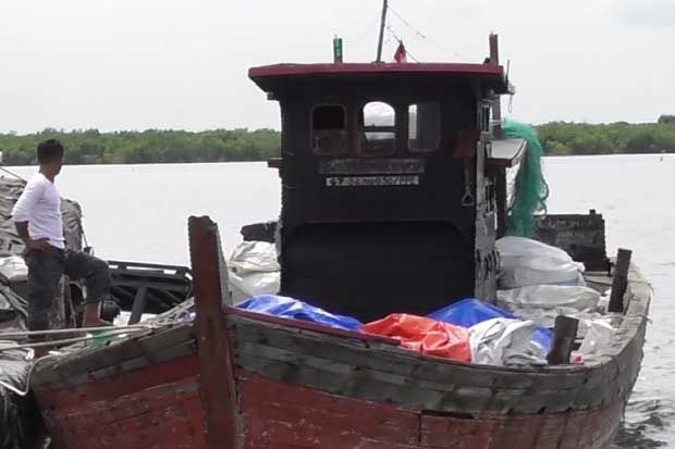 Bea Cukai Teluk Nibung Tangkap Kapal Penyelundup Pakaian Bekas