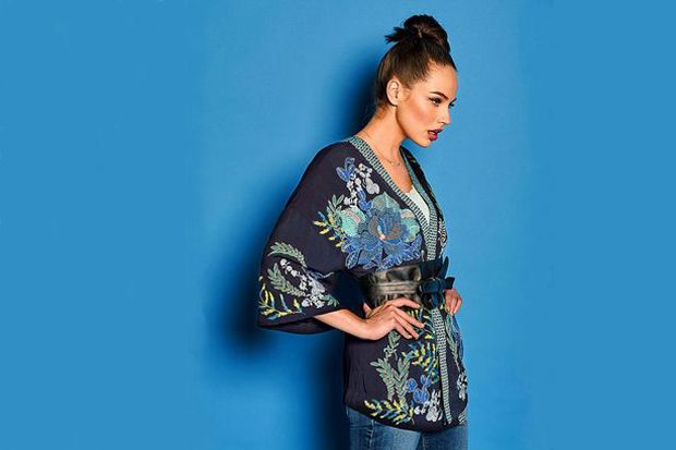 4 Tips Tampil Stylish dengan Kimono