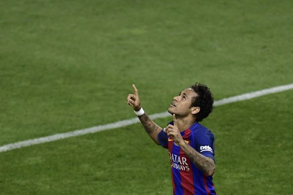 PSG Imingi Neymar Gaji Selangit