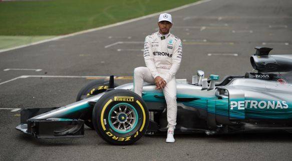 Hamilton Tak Punya Rencana Bergabung dengan Ferrari