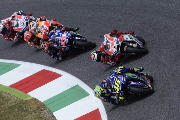 Gerah Lihat Kemajuan Honda dan Ducati, Rossi Beri Saran ke Yamaha