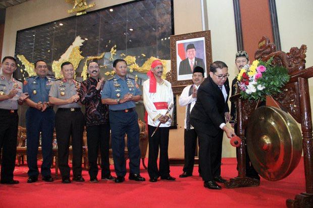 Fadli Zon Membuka Silaturahmi Nasional Raja dan Sultan Nusantara V 2017