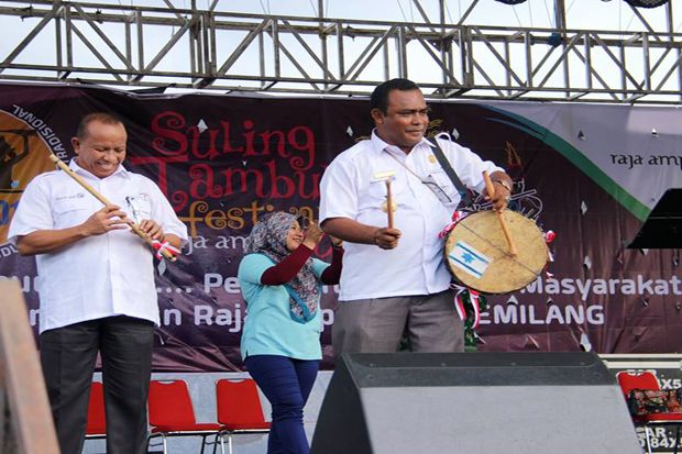 Festival Suling Tambur, Menikmati Sisi Lain Keindahan Raja Ampat Papua