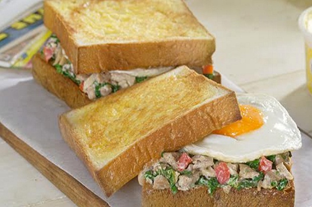 Tips Mudah Membuat Cemilan Roti Panggang Telur Bayam