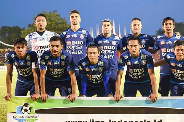 Arema Ditahan Imbang 10 Pemain Borneo FC