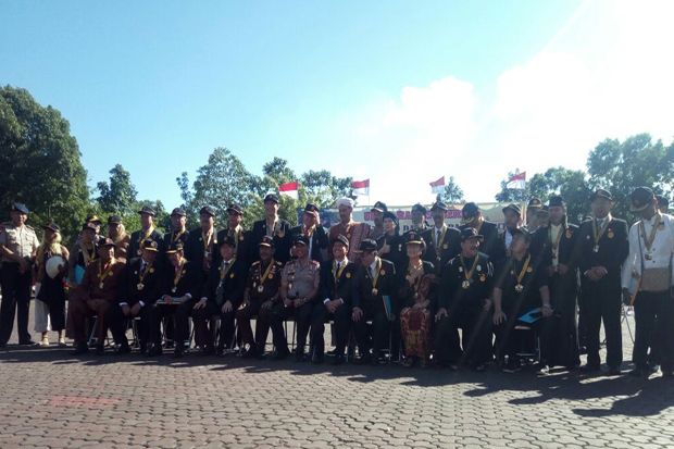 Mantan Perakit Bom Terima Honorary Police Bersama 31 Tokoh Lain