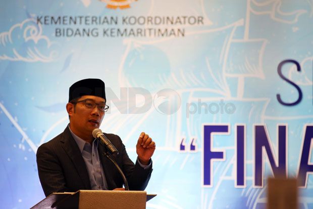 Wali Kota Bandung Ridwan Kamil Ajak Kaum Muda Mengoleksi Perangko