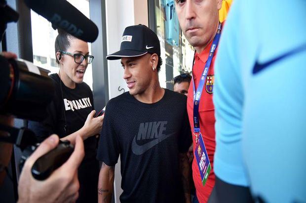 Presiden Prancis Sambut Kedatangan Neymar Jr