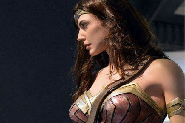 Wonder Woman Sapa Fans Pengidap Kanker