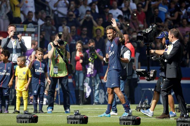 Neymar Diperkenalkan, PSG Langsam di Ligue 1 Prancis