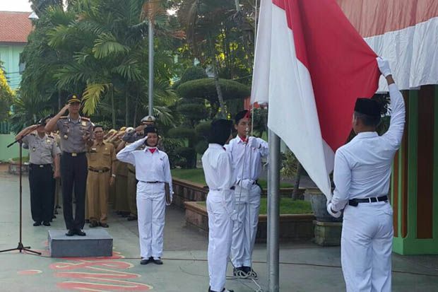 Kapolresta Sidoarjo Dekati Pelajar melalui Upacara Bendera