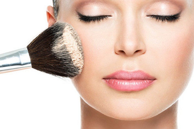 5 Langkah Mengaplikasikan Make Up untuk Kulit Berminyak